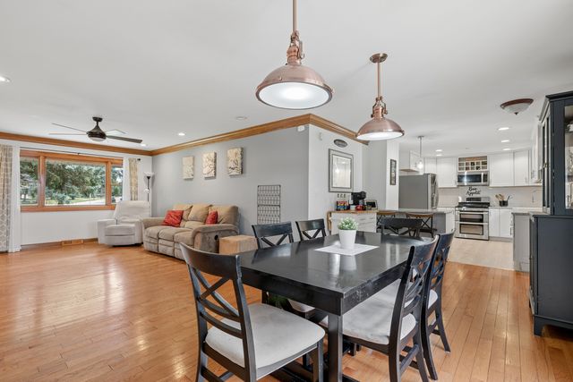 956 Bryn Mawr Avenue, Bartlett, IL 60103