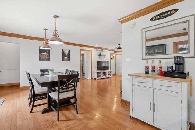 956 Bryn Mawr Avenue, Bartlett, IL 60103