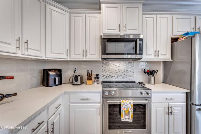 15336 Lakeview Court, Gulfport, MS 39503