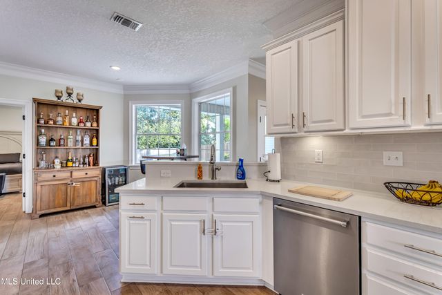 15336 Lakeview Court, Gulfport, MS 39503
