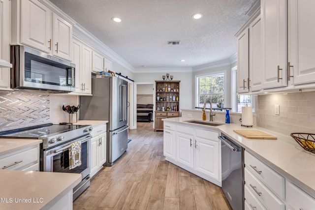 15336 Lakeview Court, Gulfport, MS 39503