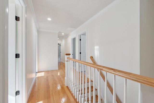 2 Clover Glen Circle, Shrewsbury, MA 01545