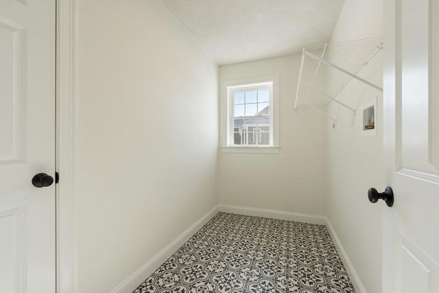 2 Clover Glen Circle, Shrewsbury, MA 01545