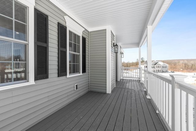 2 Clover Glen Circle, Shrewsbury, MA 01545