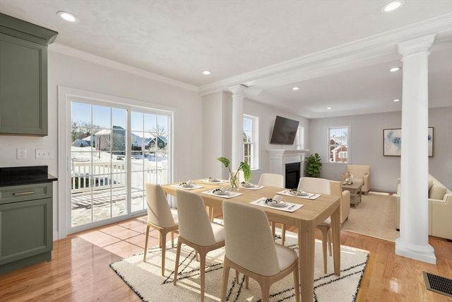 2 Clover Glen Circle, Shrewsbury, MA 01545