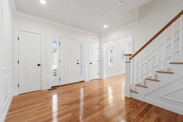 2 Clover Glen Circle, Shrewsbury, MA 01545