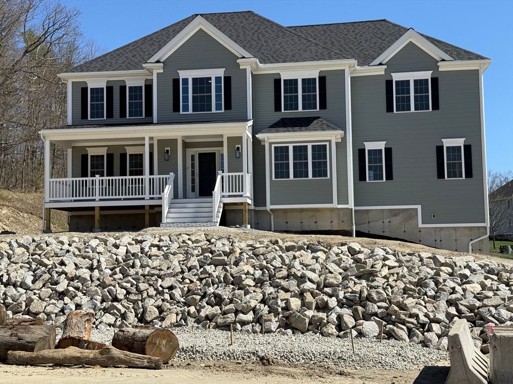 2 Clover Glen Circle, Shrewsbury, MA 01545