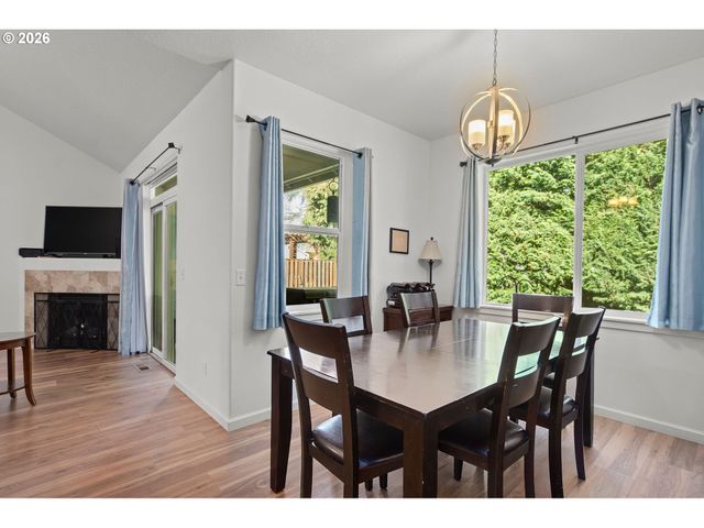 124 W JOHANNA Ct, Newberg, OR 97132