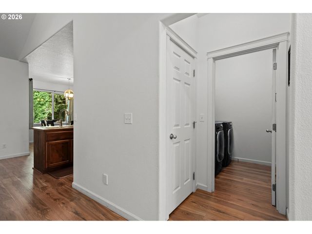 124 W JOHANNA Ct, Newberg, OR 97132