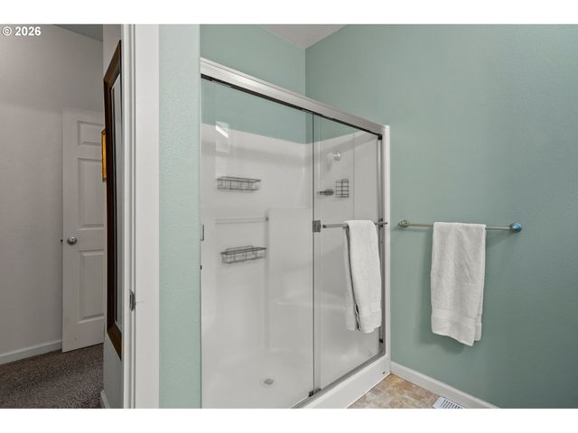 124 W JOHANNA Ct, Newberg, OR 97132