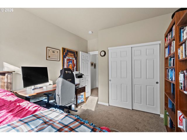 124 W JOHANNA Ct, Newberg, OR 97132