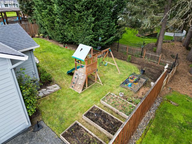 124 W JOHANNA Ct, Newberg, OR 97132