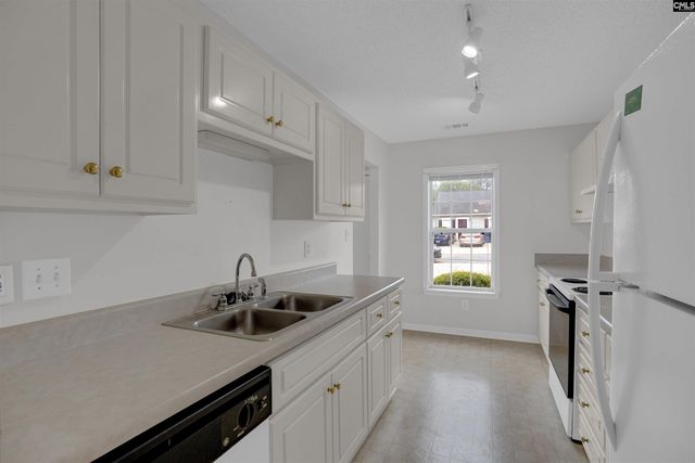 29 Hampton Oaks Place, Columbia, SC 29212