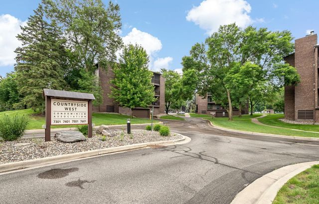 7301 W 101st Street 210, Bloomington, MN 55438