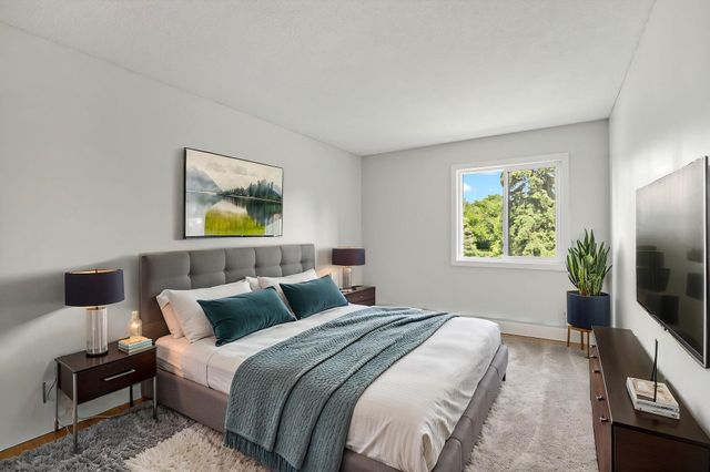 7301 W 101st Street 210, Bloomington, MN 55438