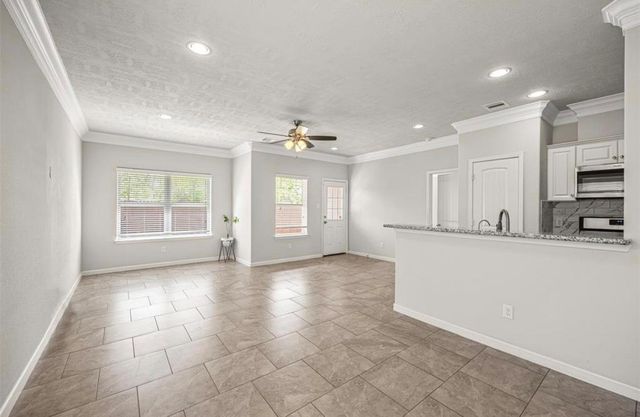 4907 Leamathew Street, Houston, TX 77045