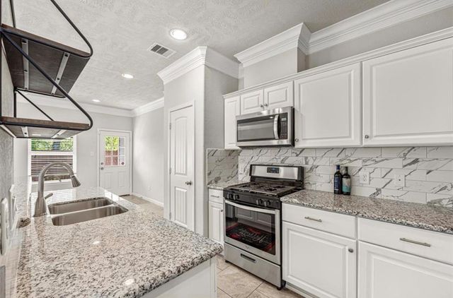 4907 Leamathew Street, Houston, TX 77045