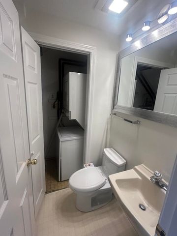 135 W Main Street APT 41, Hyannis, MA 02601