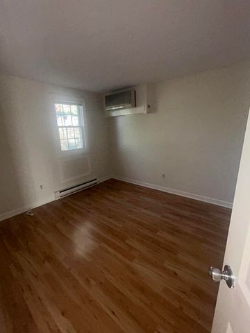 135 W Main Street APT 41, Hyannis, MA 02601