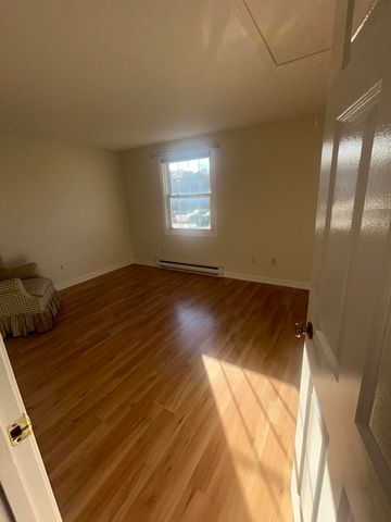 135 W Main Street APT 41, Hyannis, MA 02601
