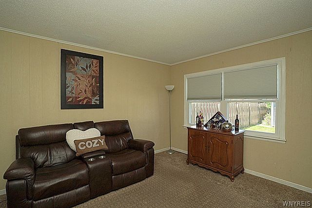 196 Glencove, Tonawanda, NY 14223