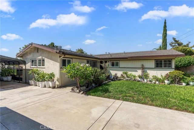 14933 Merrill Avenue, Fontana, CA 92335