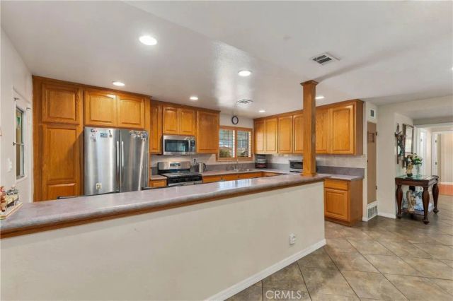 14933 Merrill Avenue, Fontana, CA 92335