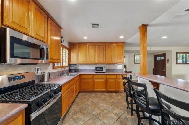14933 Merrill Avenue, Fontana, CA 92335