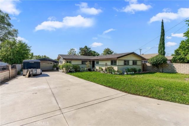14933 Merrill Avenue, Fontana, CA 92335