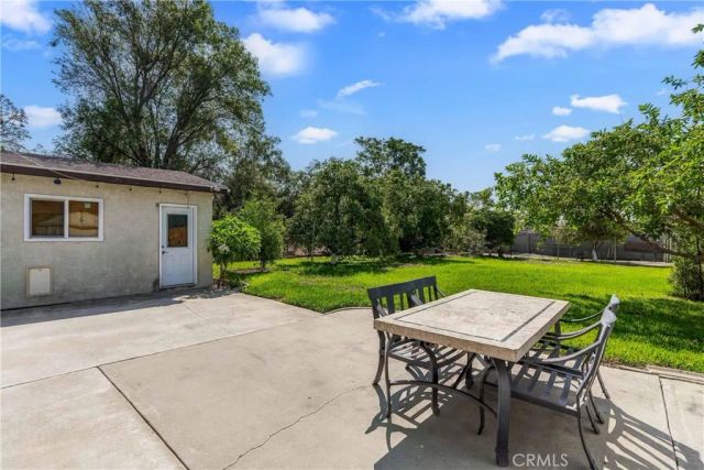 14933 Merrill Avenue, Fontana, CA 92335