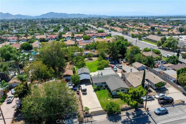 14933 Merrill Avenue, Fontana, CA 92335