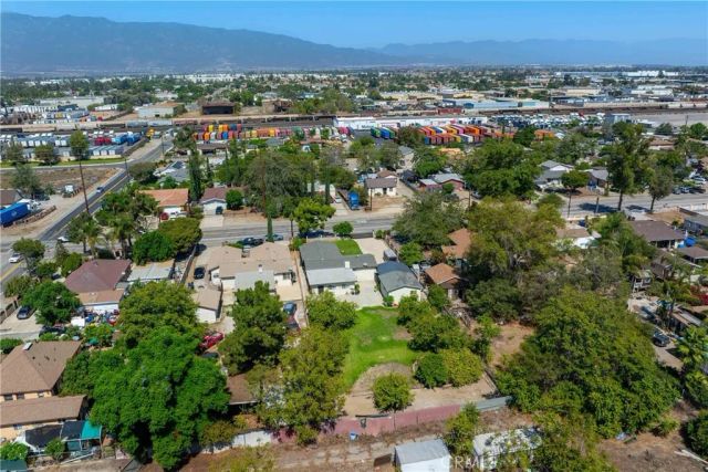 14933 Merrill Avenue, Fontana, CA 92335