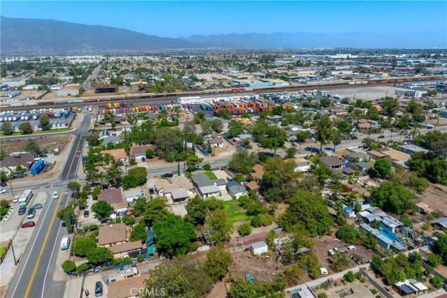 14933 Merrill Avenue, Fontana, CA 92335