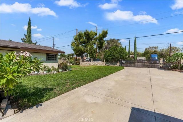 14933 Merrill Avenue, Fontana, CA 92335