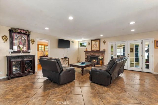 14933 Merrill Avenue, Fontana, CA 92335