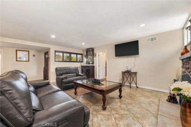 14933 Merrill Avenue, Fontana, CA 92335