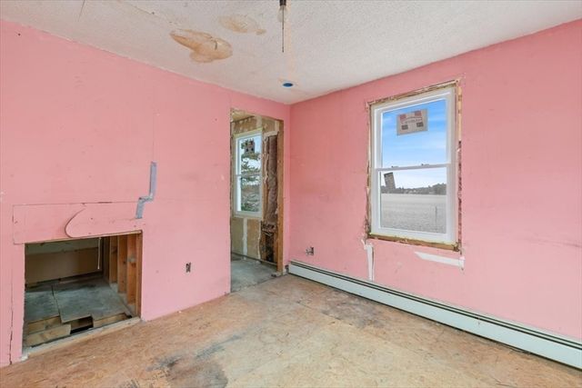 12 Shore Rd, Merrimac, MA 01860