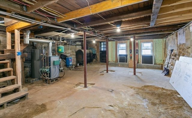 12 Shore Rd, Merrimac, MA 01860