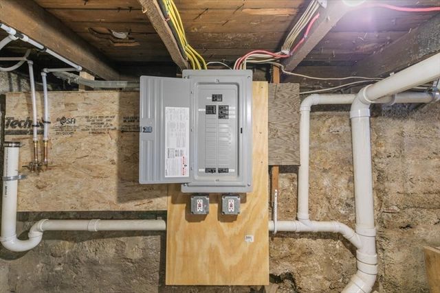 12 Shore Rd, Merrimac, MA 01860