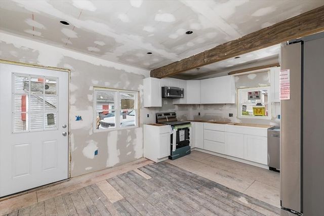 12 Shore Rd, Merrimac, MA 01860