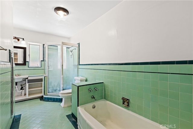 5403 Shirley Avenue, Tarzana, CA 91356