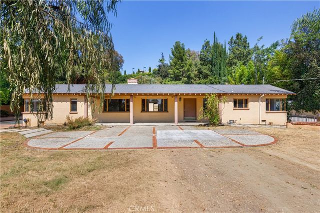 5403 Shirley Avenue, Tarzana, CA 91356