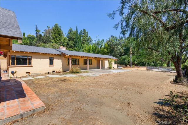 5403 Shirley Avenue, Tarzana, CA 91356