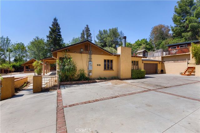 5403 Shirley Avenue, Tarzana, CA 91356