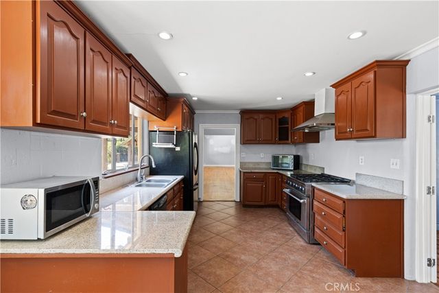 5403 Shirley Avenue, Tarzana, CA 91356