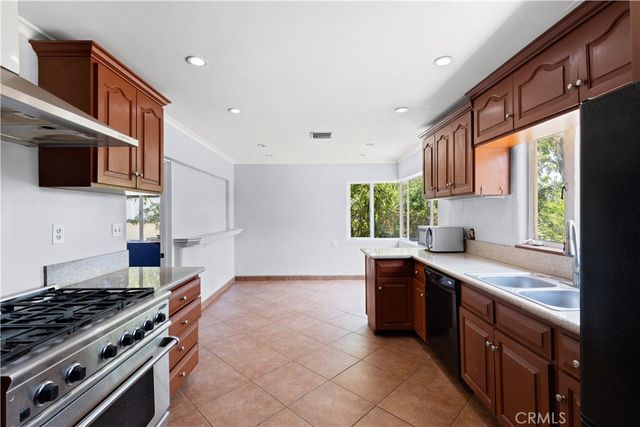 5403 Shirley Avenue, Tarzana, CA 91356