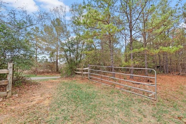 12895 County Road 201, Plantersville, TX 77363