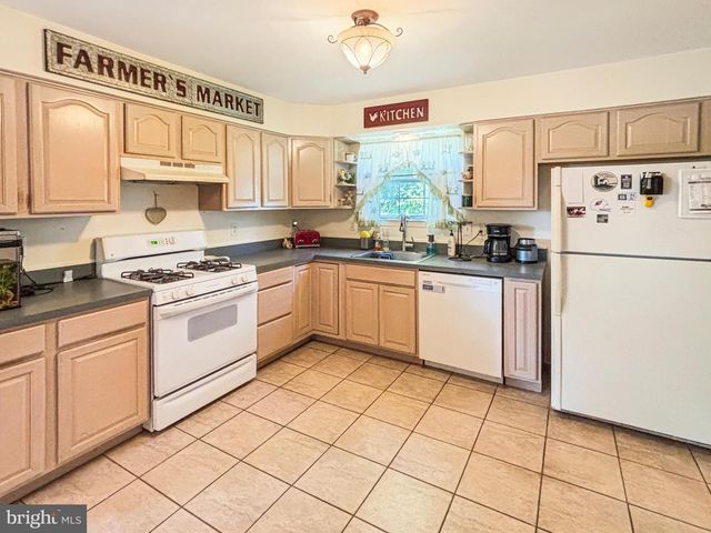 1605 WASHINGTON ST, Hainesport, NJ 08036