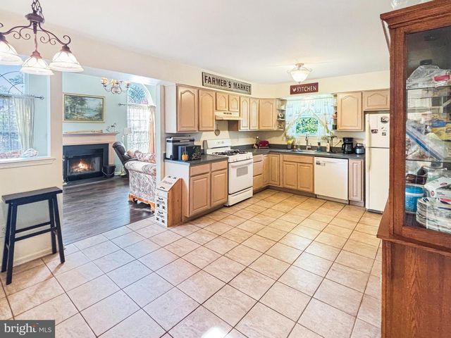 1605 WASHINGTON ST, Hainesport, NJ 08036