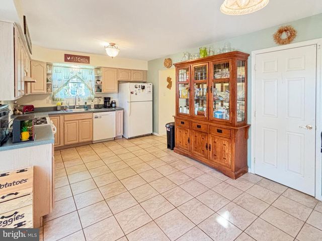 1605 WASHINGTON ST, Hainesport, NJ 08036